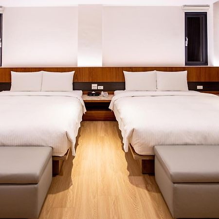 Beauty Avenue Inn Kaohsiung Buitenkant foto
